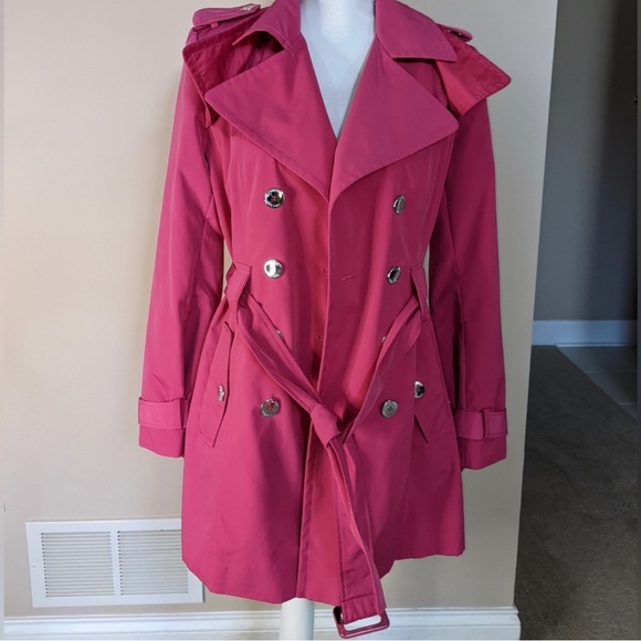 Ladies Calvin Klein trench coat. - Picture 2 of 5